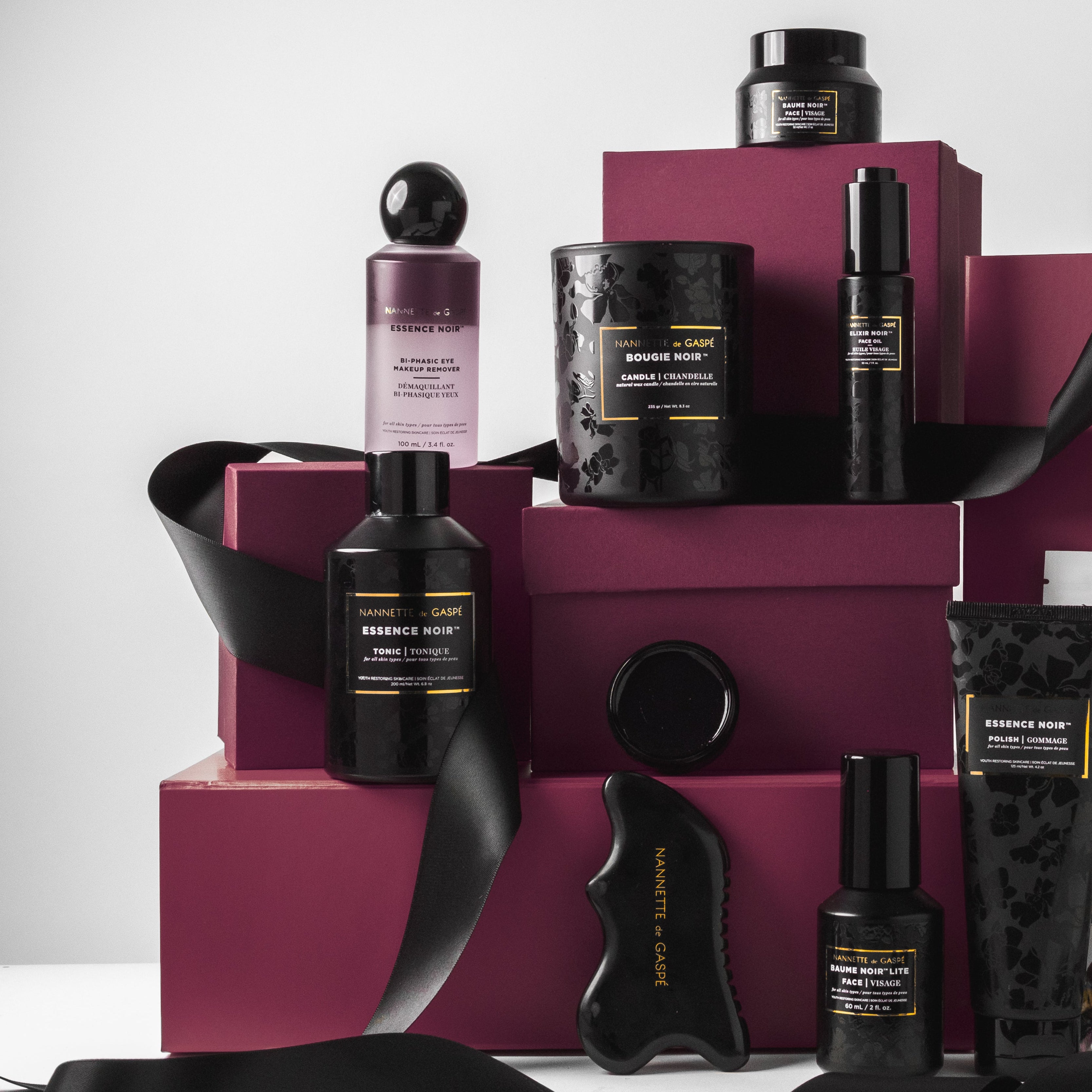Skincare Collection, Art of Noir™  NANNETTE de GASPÉ, HOLIDAY, candle, bougie Noir™  